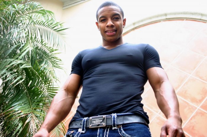 Tyson Kobie - Maxegatos - Foto 2
