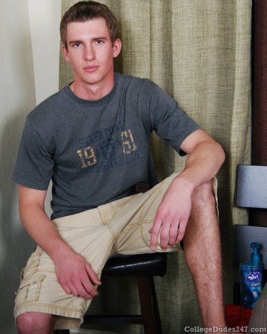 Bryan Cavallo Busts A Nut - Foto 1