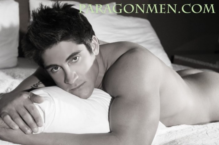 Pelado na cama - Foto 8