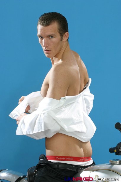 Calvin on a Motorbike - Foto 18