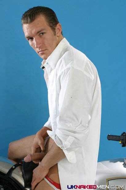 Calvin on a Motorbike - Foto 46