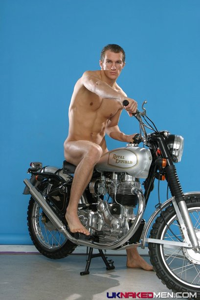 Calvin on a Motorbike - Foto 75