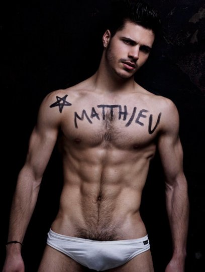 Matthieu Charneau e seu belo corpo de garoto - Foto 2
