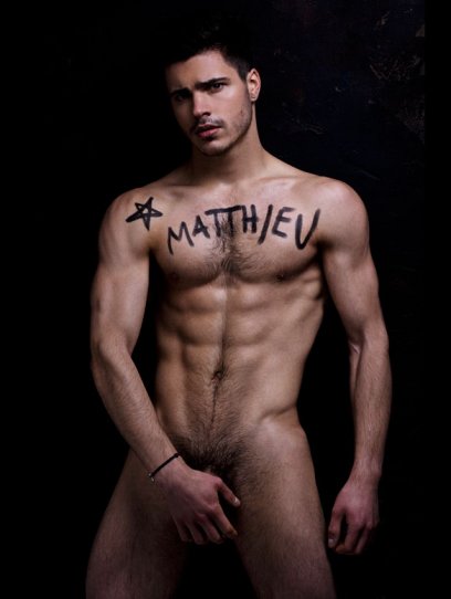 Matthieu Charneau e seu belo corpo de garoto - Foto 4