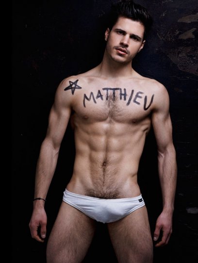 Matthieu Charneau e seu belo corpo de garoto - Foto 9