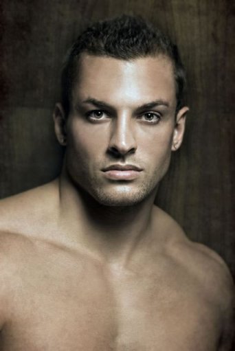 Ryan Hughes - Foto 10