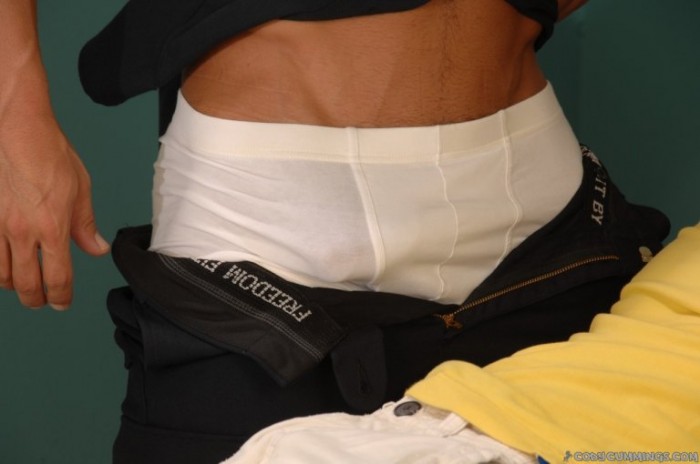 Policial gostoso faz garoto chupar seu pau duro - Foto 5
