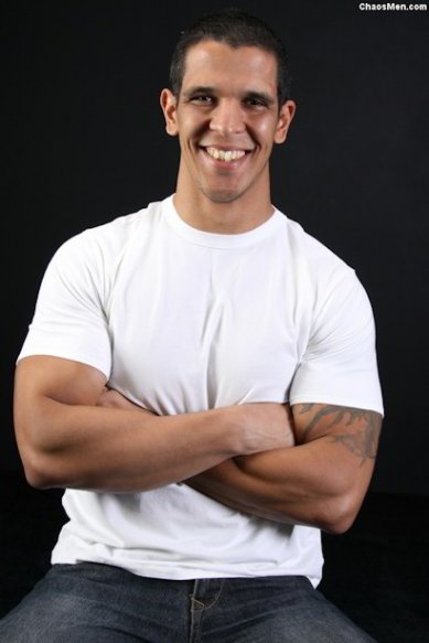 Alexandro - negro musculoso e gostoso - Foto 1
