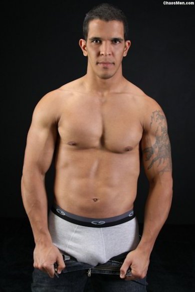 Alexandro - negro musculoso e gostoso - Foto 18