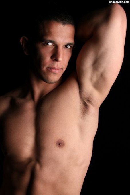 Alexandro - negro musculoso e gostoso - Foto 45