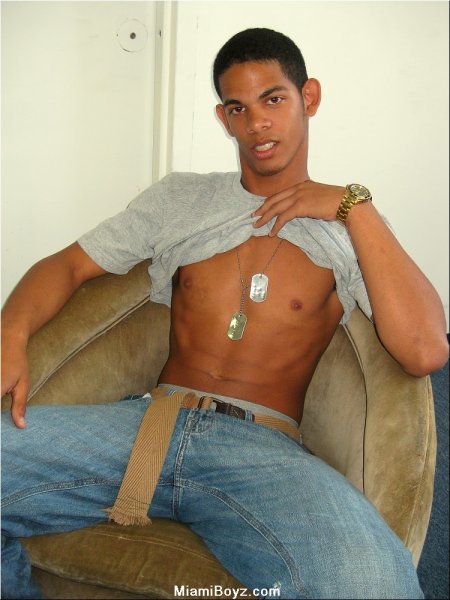 Adrian -  latinosbrazil.blogspot.com - Foto 2
