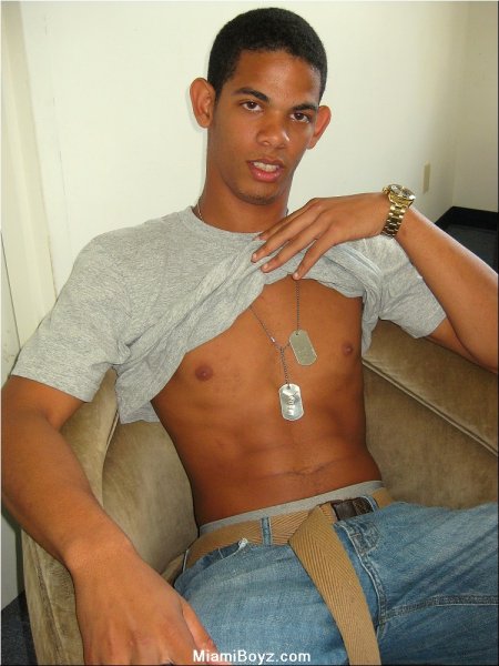 Adrian -  latinosbrazil.blogspot.com - Foto 3