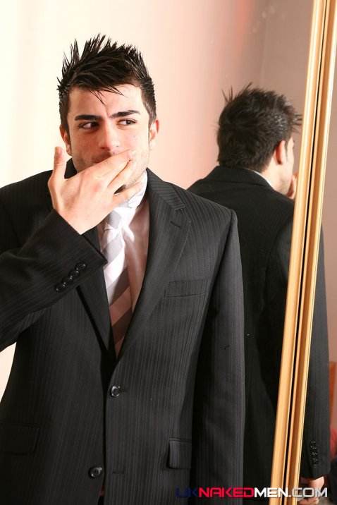 Harry Suited - Foto 1