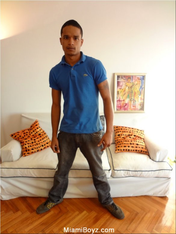 Romulo -  latinosbrazil.blogspot.com - Foto 1