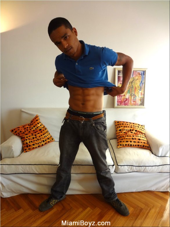 Romulo -  latinosbrazil.blogspot.com - Foto 2