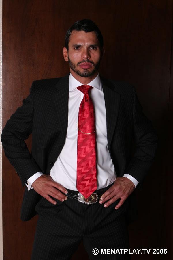 Jean Franco Red Tie - MaxeGatos - Foto 1
