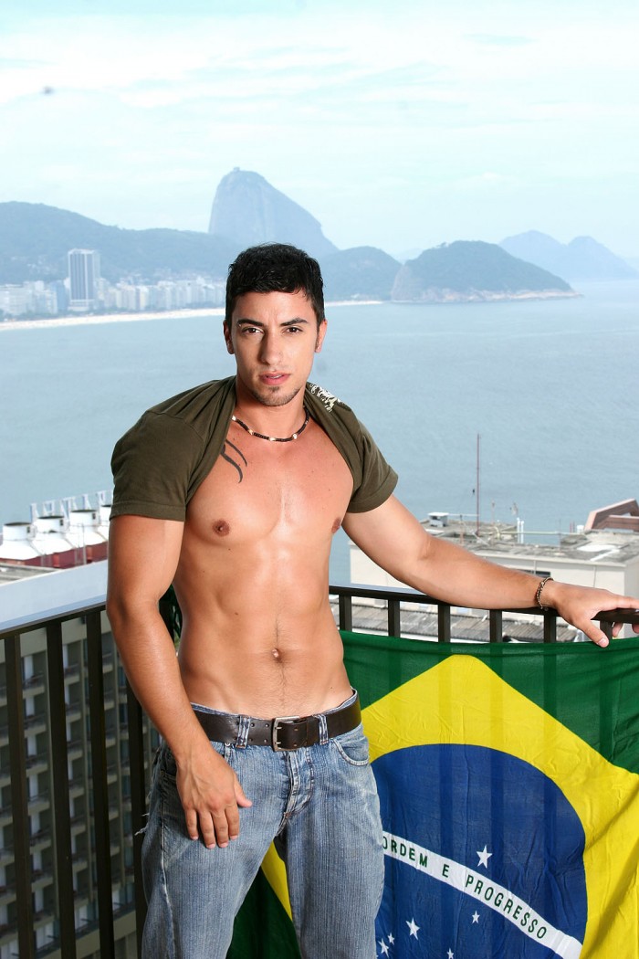 Tommy Lima -Ator pornô gay - Foto 1