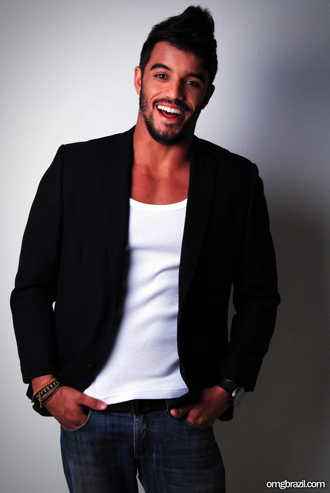 Ex-BBB André Coelho pelado  - Foto 1