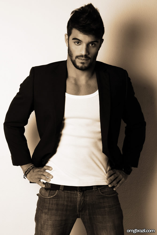 Ex-BBB André Coelho pelado  - Foto 2