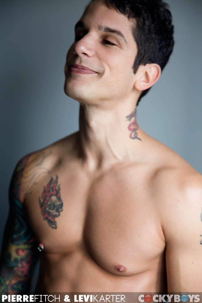 Pierre Fitch Pounds Levi Karter! - MaxeGatos - Foto 4