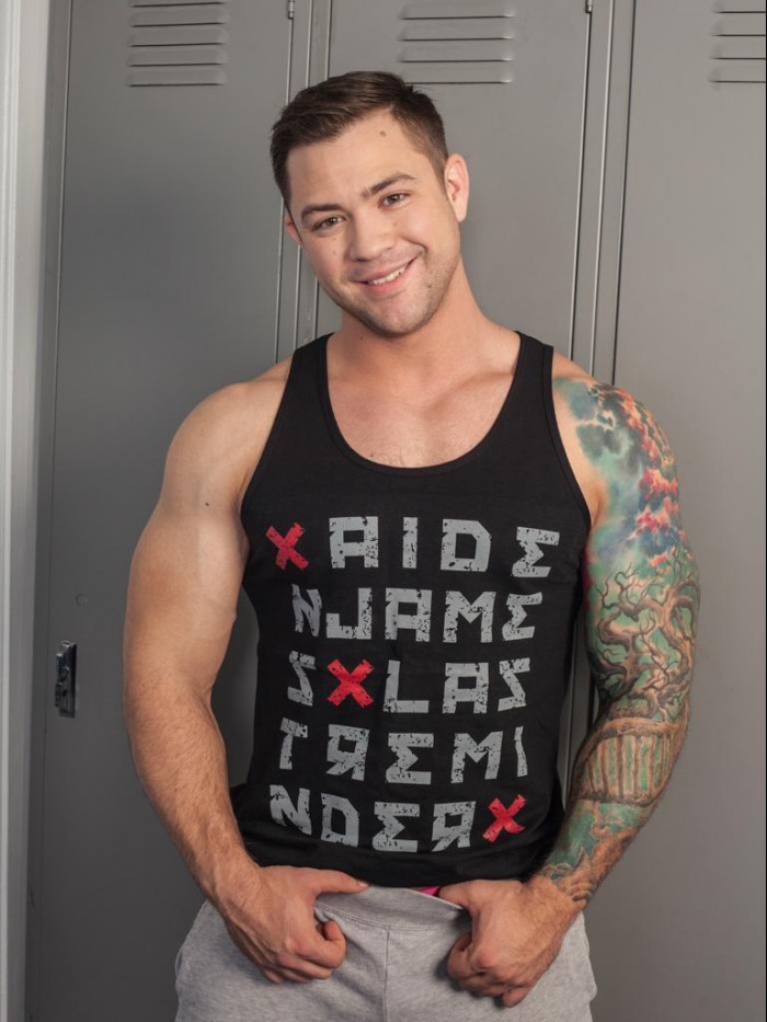Sexo gay na academia - Caleb Strong e Scotty Marx - Foto 9