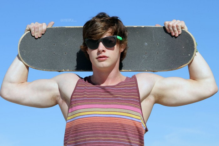 Loiro gostoso se masturbando no GayHoopla - Foto 1