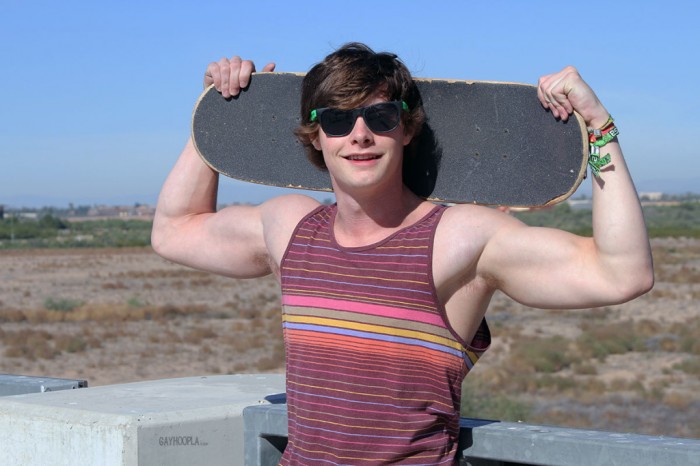 Loiro gostoso se masturbando no GayHoopla - Foto 2