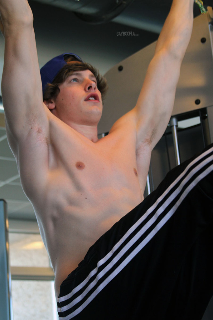 Loiro gostoso se masturbando no GayHoopla - Foto 20