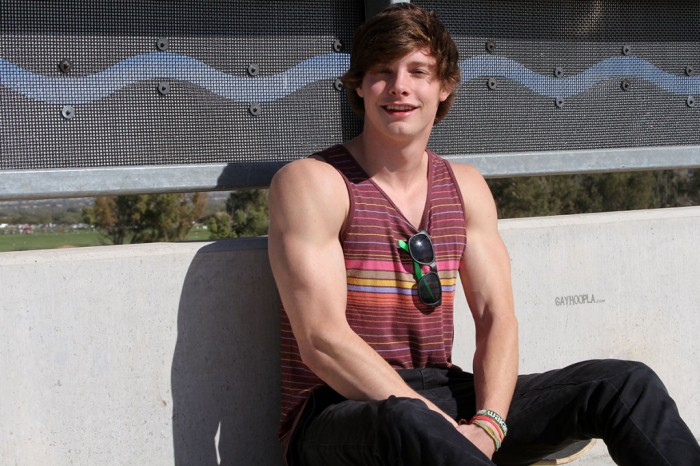 Loiro gostoso se masturbando no GayHoopla - Foto 4