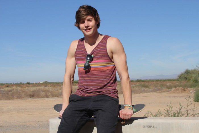 Loiro gostoso se masturbando no GayHoopla - Foto 6