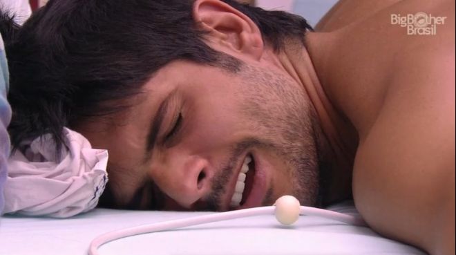 Massagem em Lucas Fernandes BBB18 - Foto 4