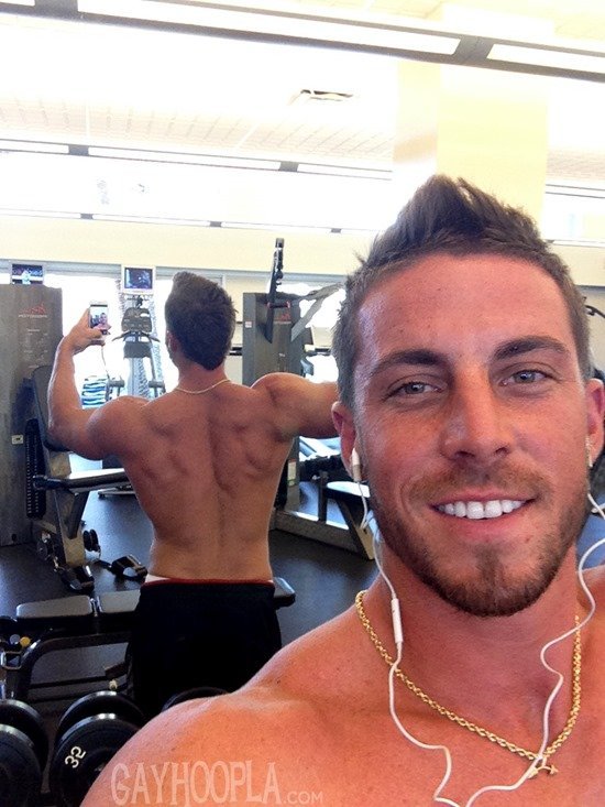 Homem nu e muito gostoso - Derek Jones - Foto 4